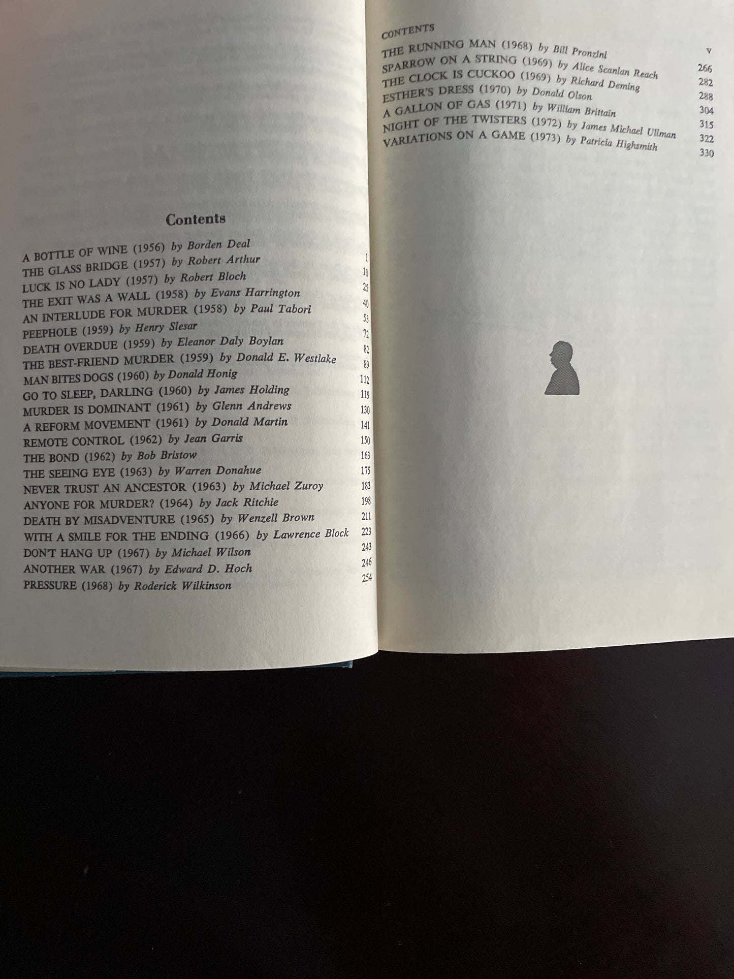 Alfred Hitchcock's Tales to Send Chills Down Your Spine - Hitchcock, Alfred; Various