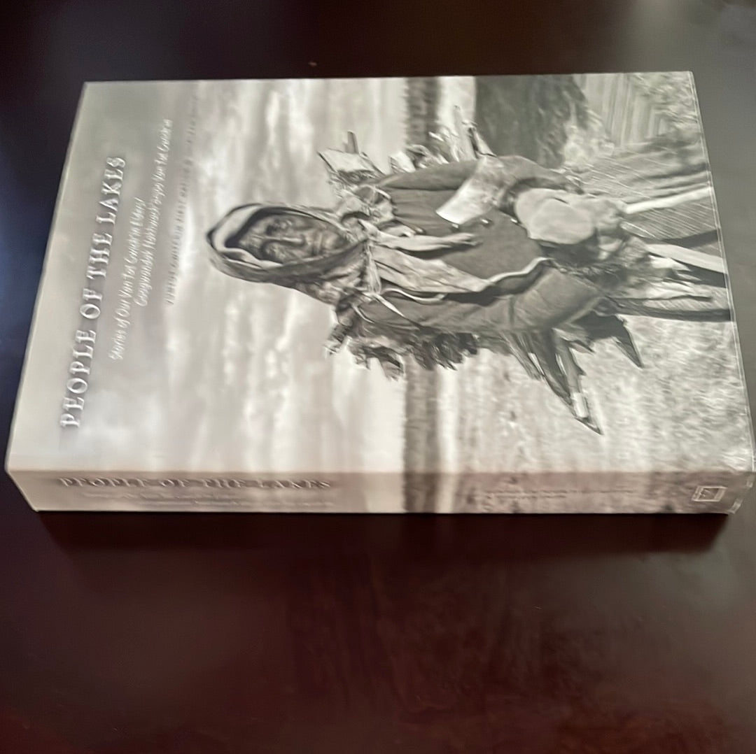 People of the Lakes: Stories of Our Van Tat Gwich'in Elders/Googwandak Nakhwach'ànjòo Van Tat Gwich'in - Vuntut Gwitchin First Nation; Smith, Shirleen