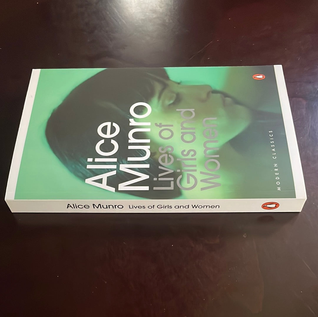 Lives of Girls and Women - Munro, Alice