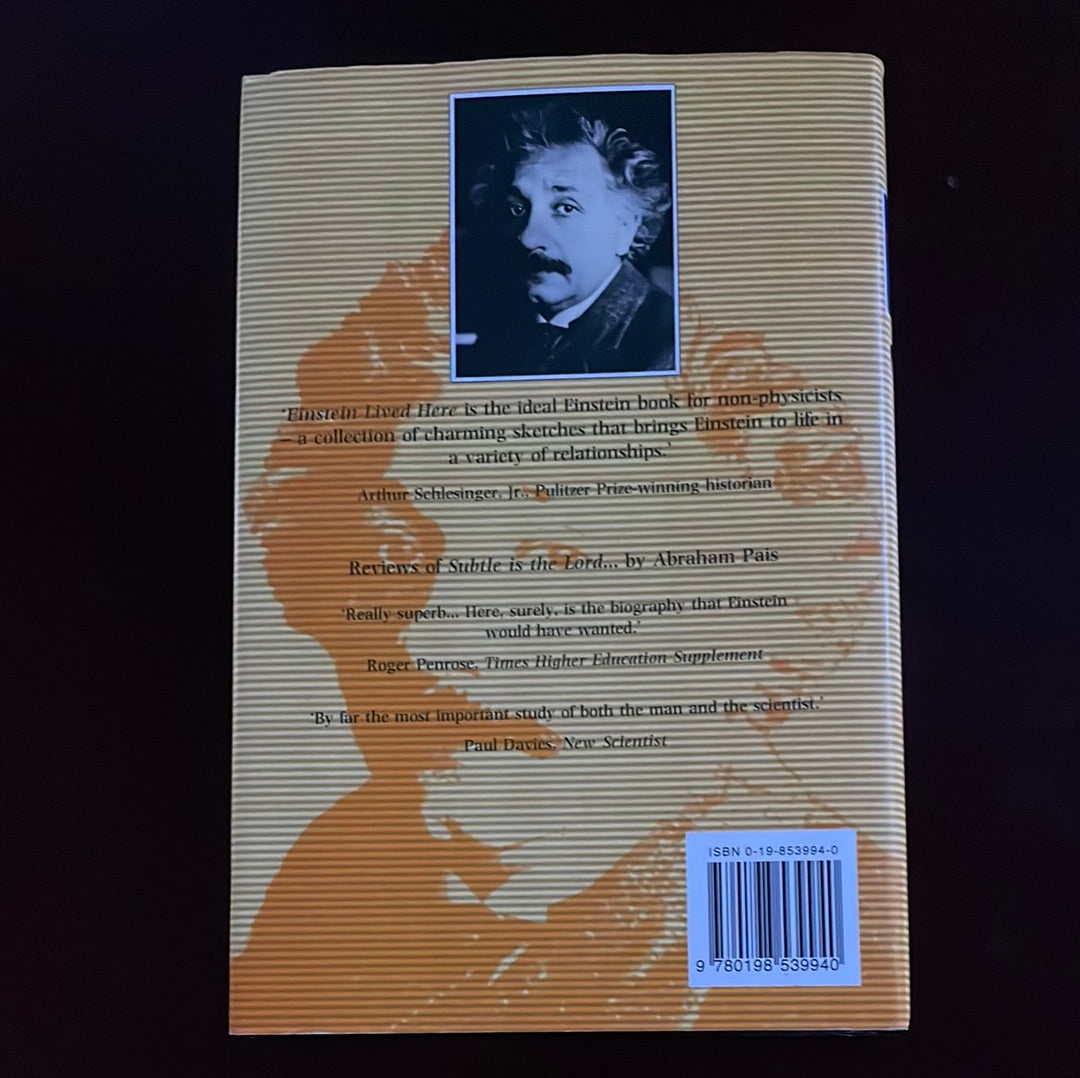 Einstein Lived Here - Pais, Abraham