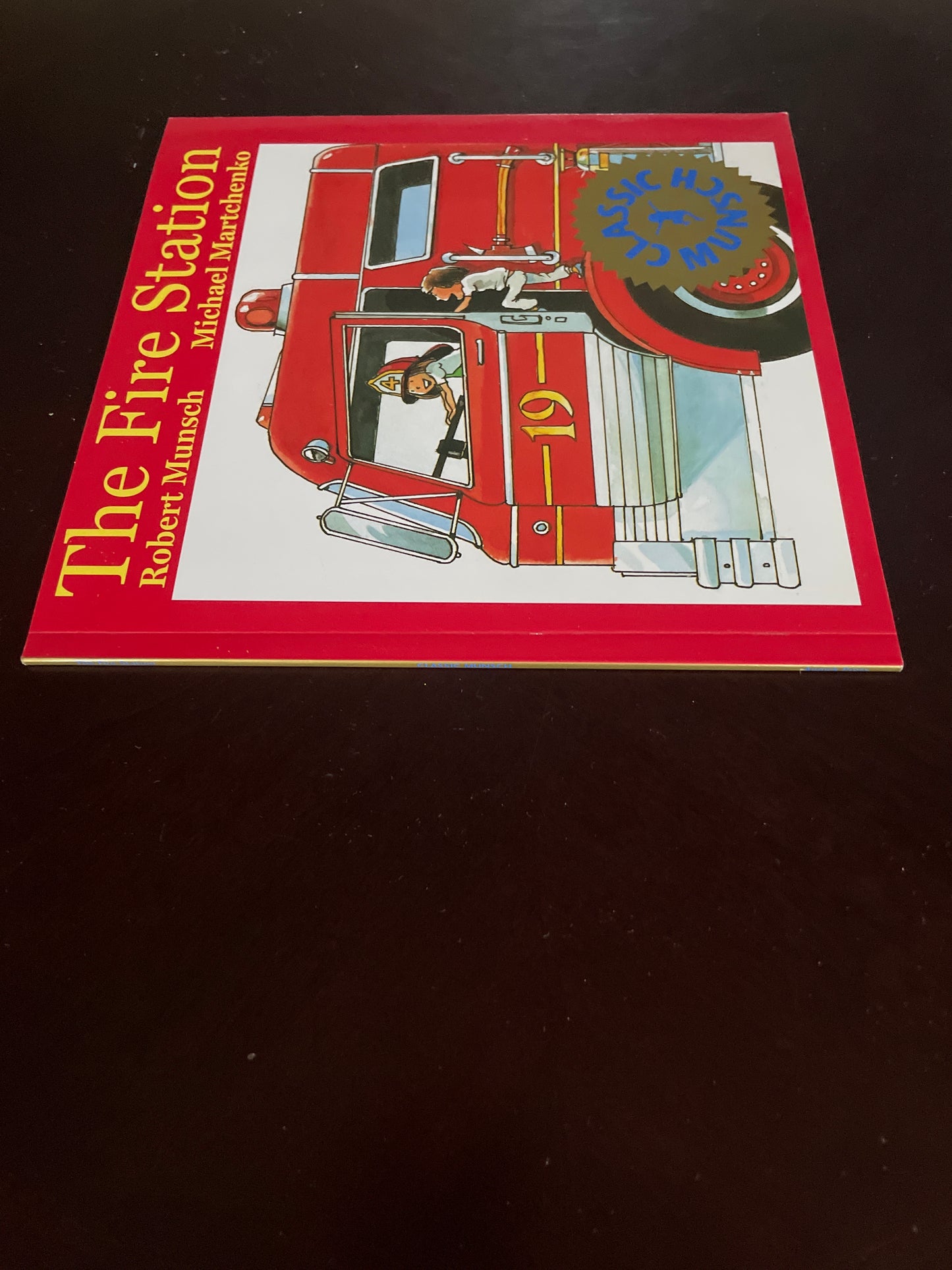 The Fire Station - Munsch, Robert