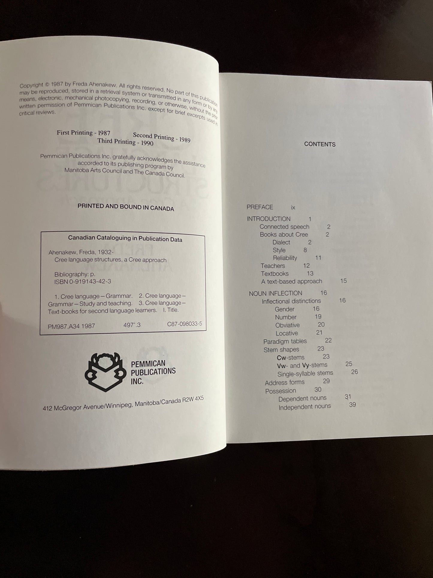 Cree Language Structures: A Cree Approach - Ahenakew, Freda