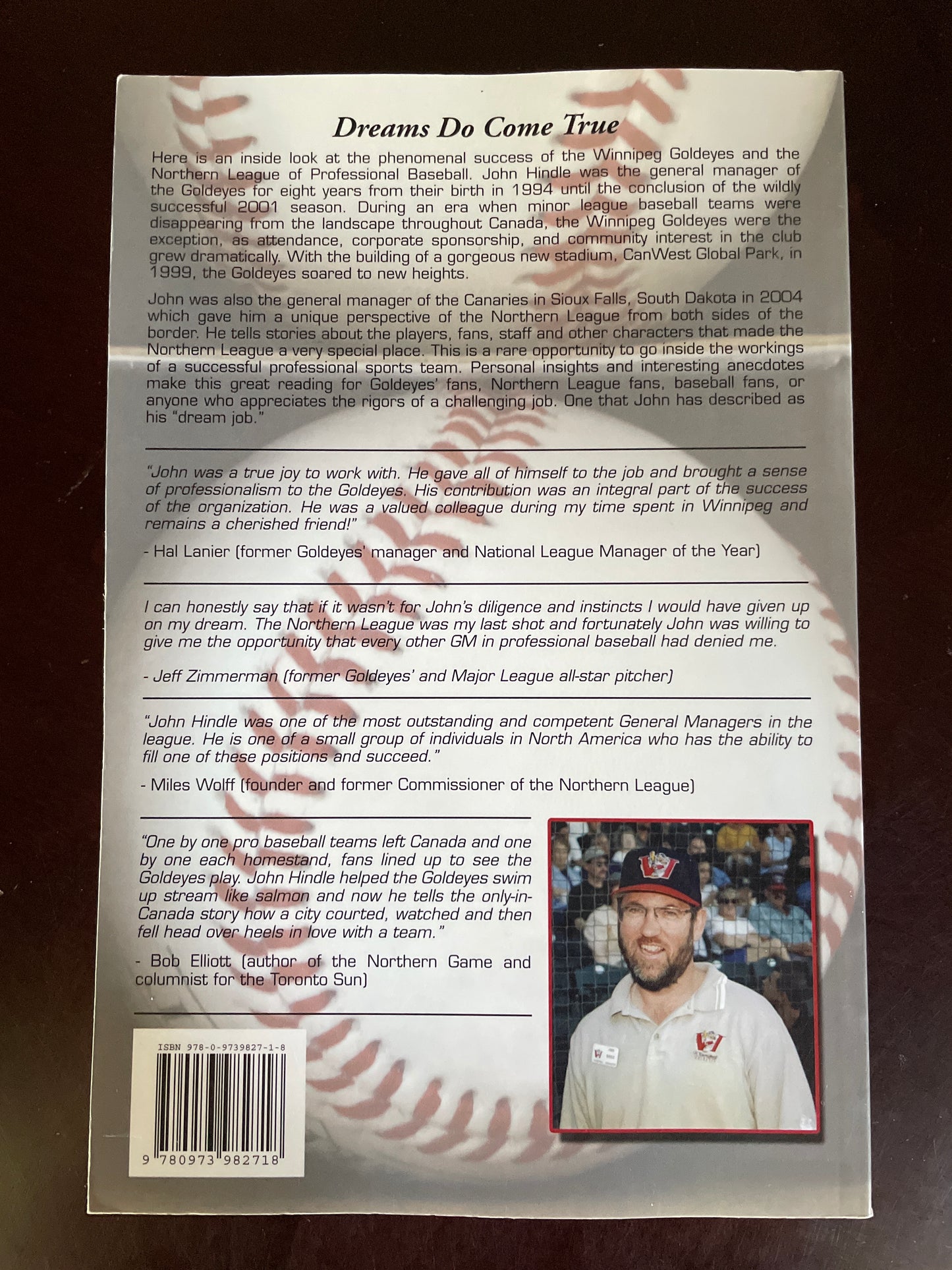 Jackrabbits in the Outfield : A Journey Inside the Winnipeg Goldeyes and the Northern League of Professional Baseball (Signed) - Hindle, John