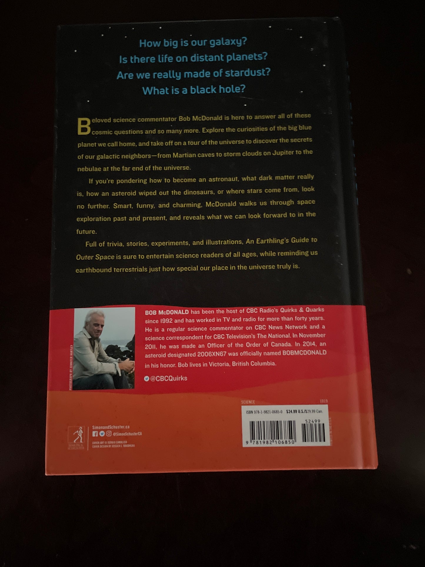 An Earthling's Guide to Outer Space: Everything You Ever Wanted to Know About Black Holes, Dwarf Planets, Aliens, and More (Inscribed) - McDonald, Bob