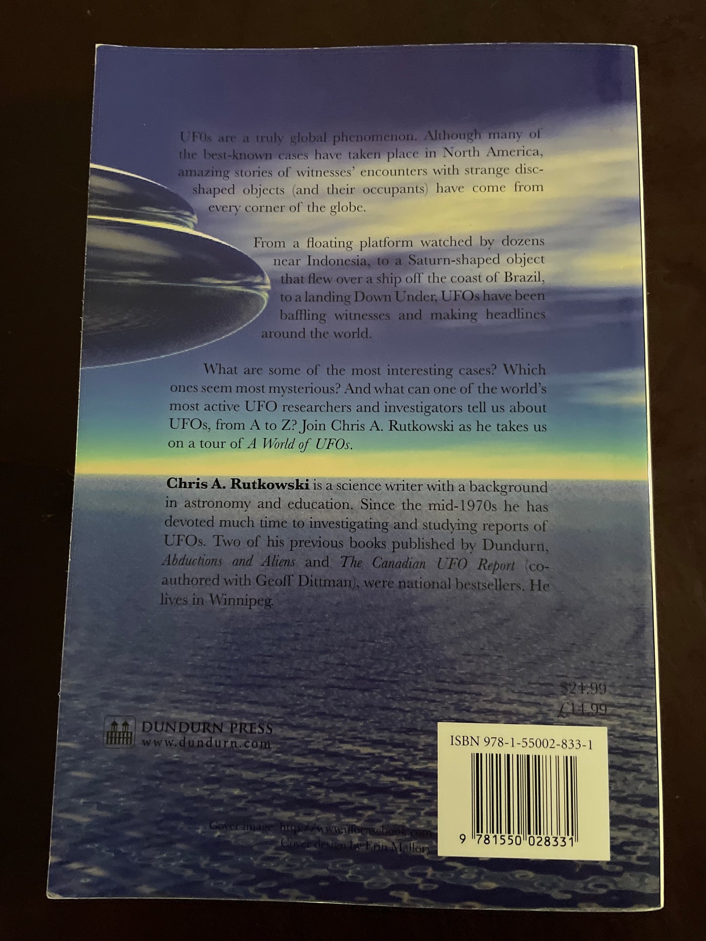 A World of UFOs - Rutkowski, Chris A.