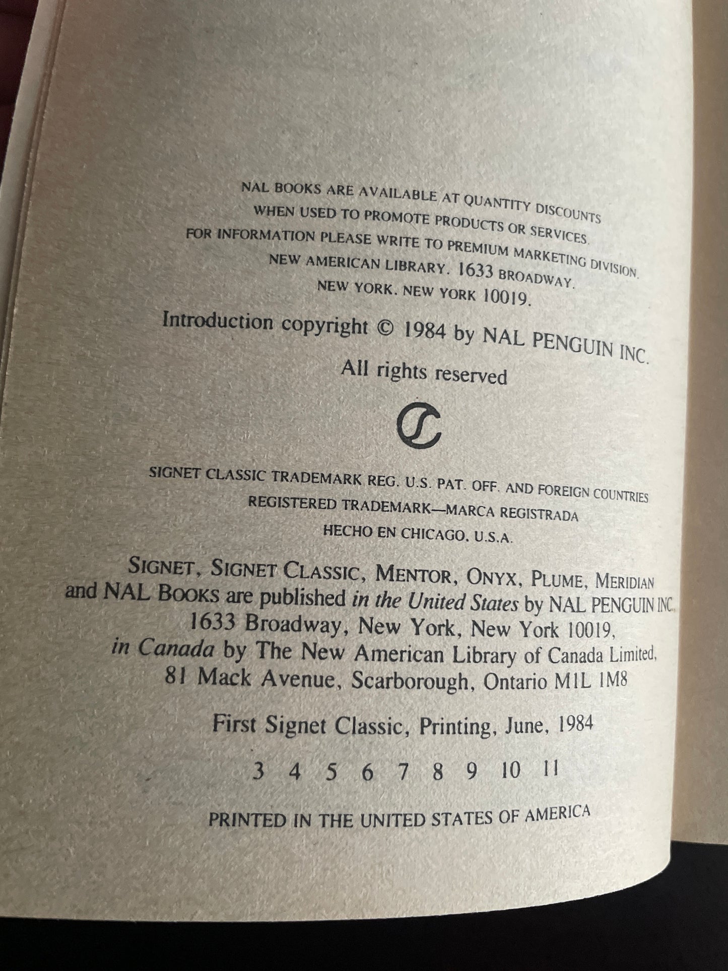 Flatland : A Romance of Many Dimensions - Abbott, Edwin A.