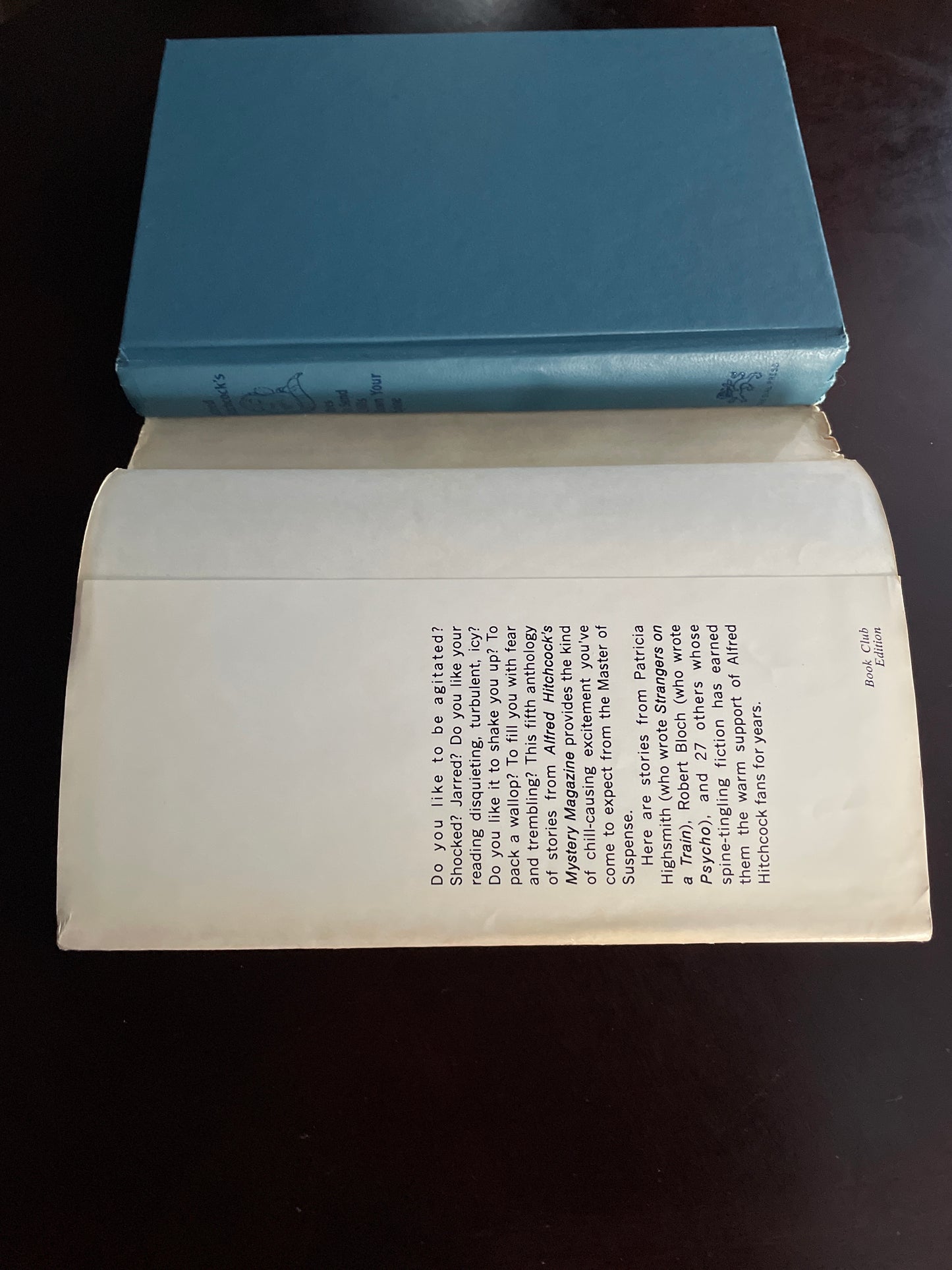 Alfred Hitchcock's Tales to Send Chills Down Your Spine - Hitchcock, Alfred; Various