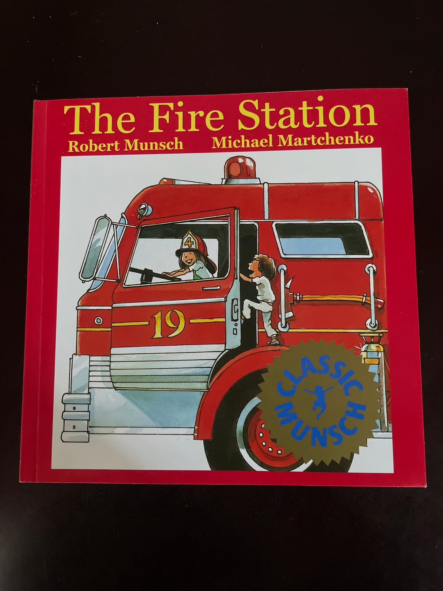 The Fire Station - Munsch, Robert