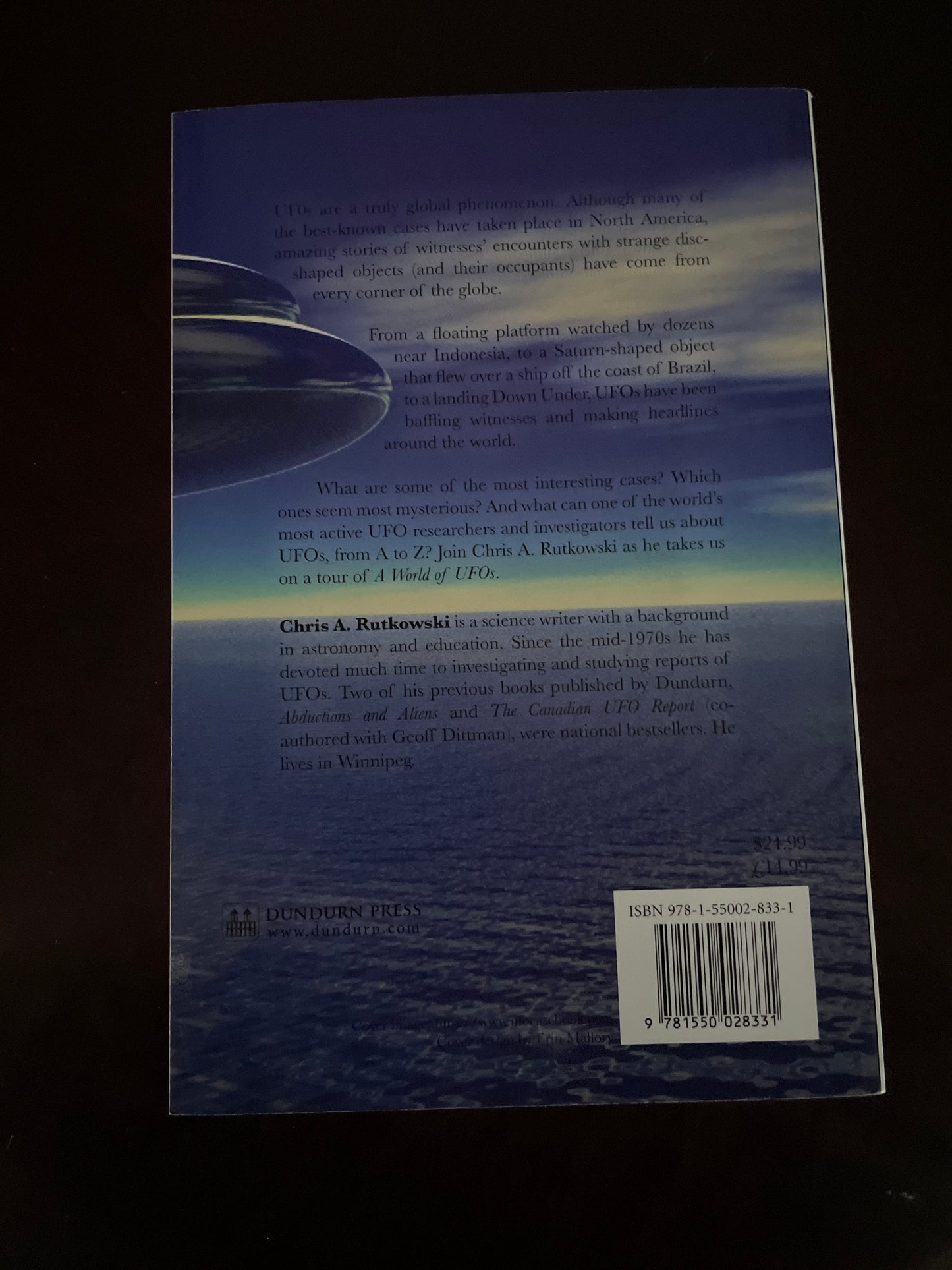 A World of UFOs - Rutkowski, Chris A.