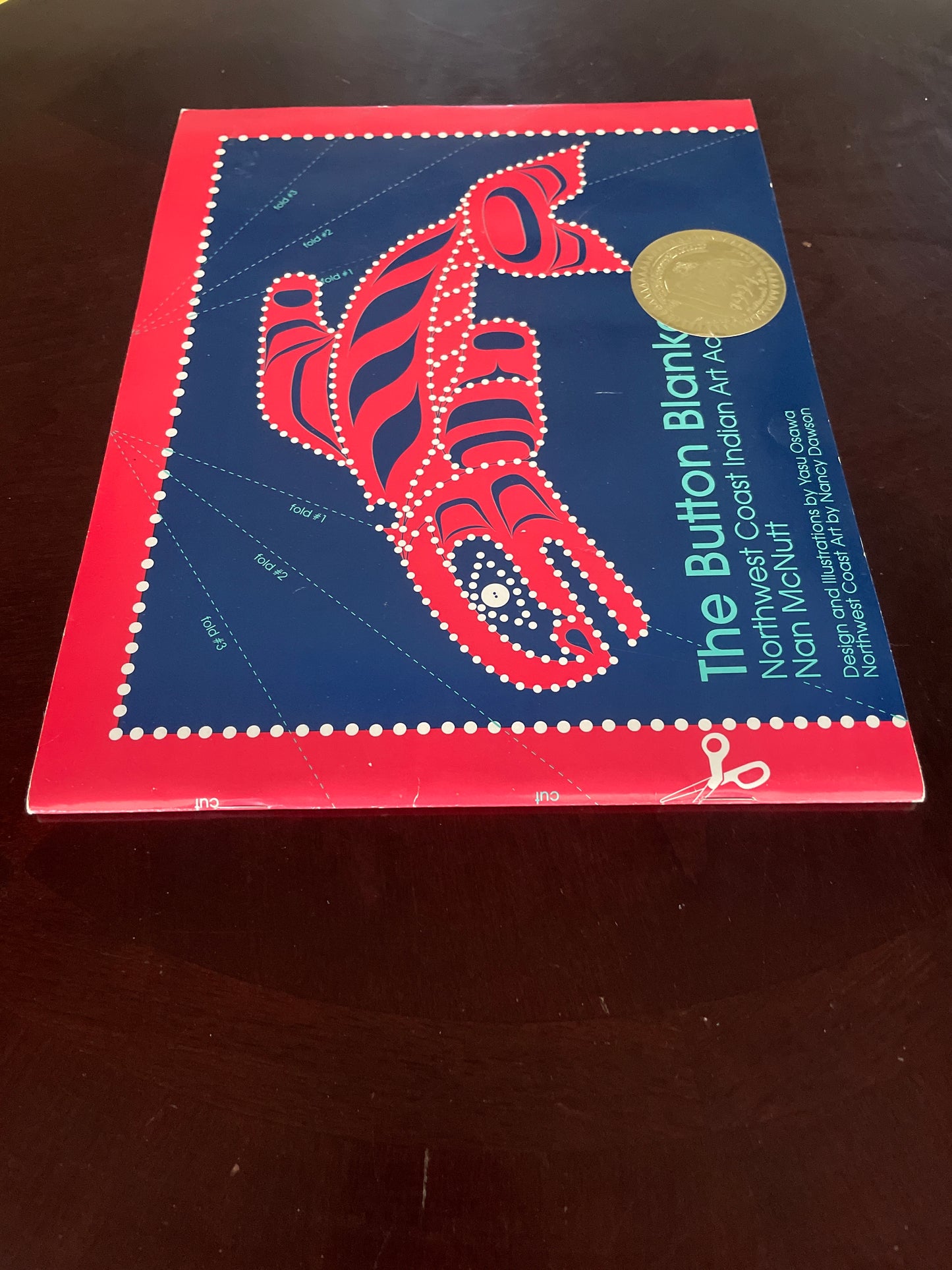 Button Blanket: An Activity Book - ages 5-9 - McNutt, Nan