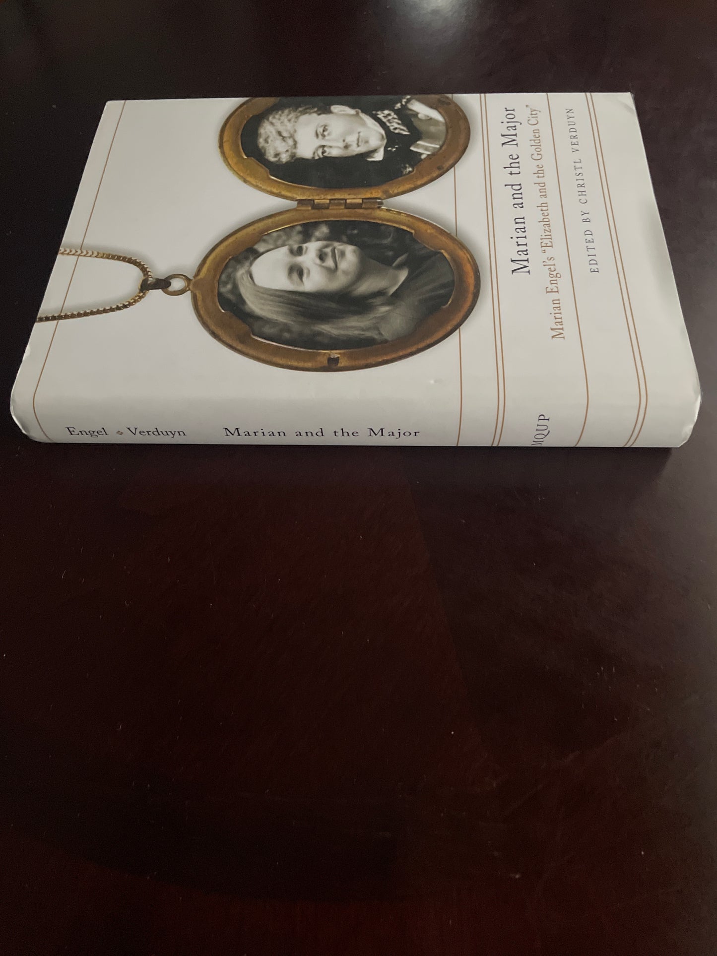 Marian and the Major: Engel's "Elizabeth and the Golden City" - Engel, Marian; Verduyn, Christl