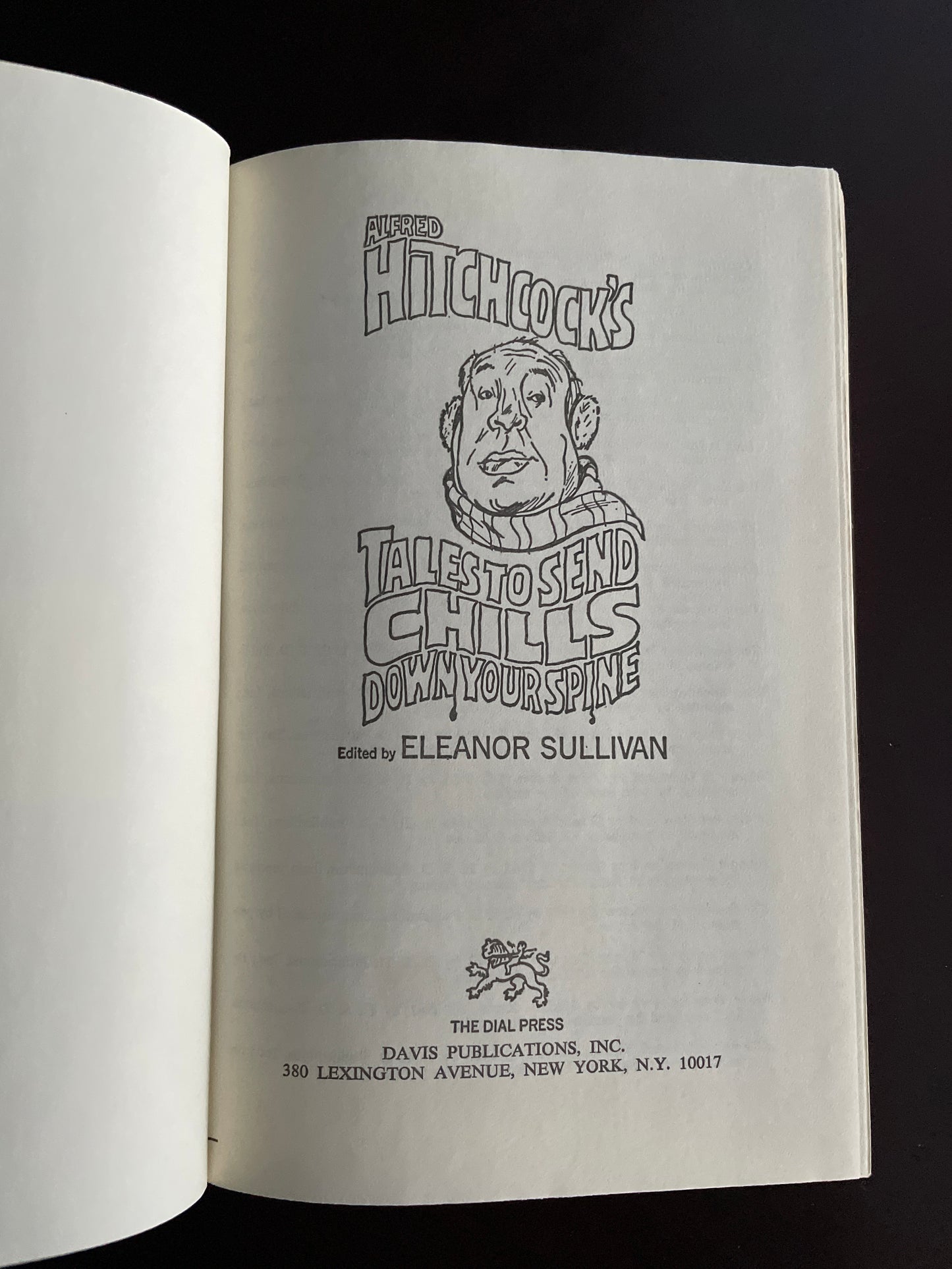 Alfred Hitchcock's Tales to Send Chills Down Your Spine - Hitchcock, Alfred; Various