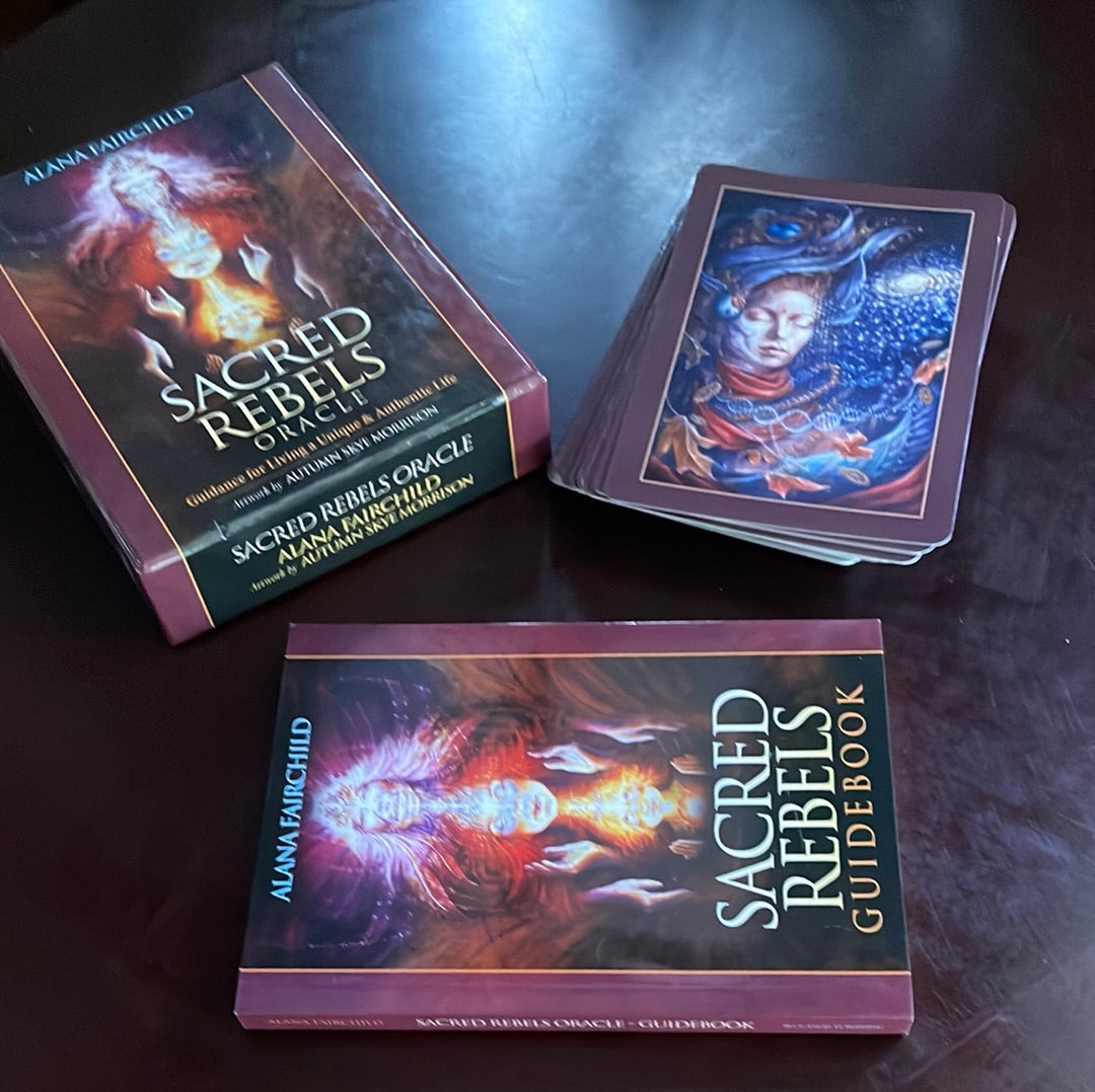 Sacred Rebels Oracle: Guidance For Living a Unique & Authentic Life (45 cards and guidebook; boxed) - Fairchild, Alana
