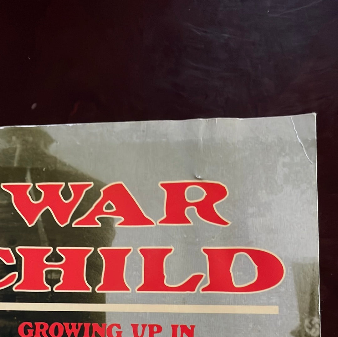 War Child: Growing Up in Adolf Hitler's Germany - Woodstrom, Annelee