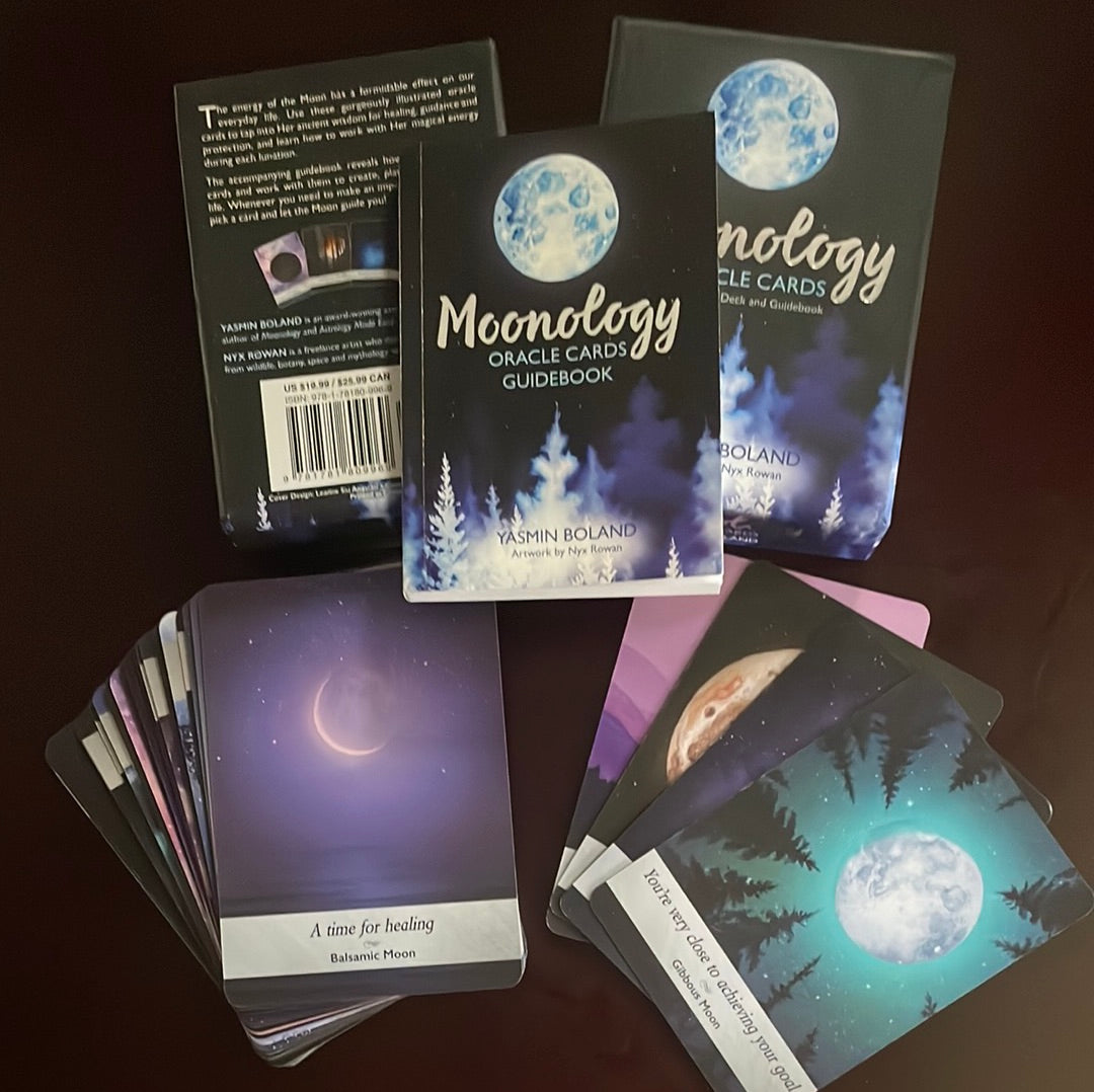 Moonology Oracle Cards: A 44-Card Moon Astrology Oracle Deck and Guidebook - Boland, Yasmin